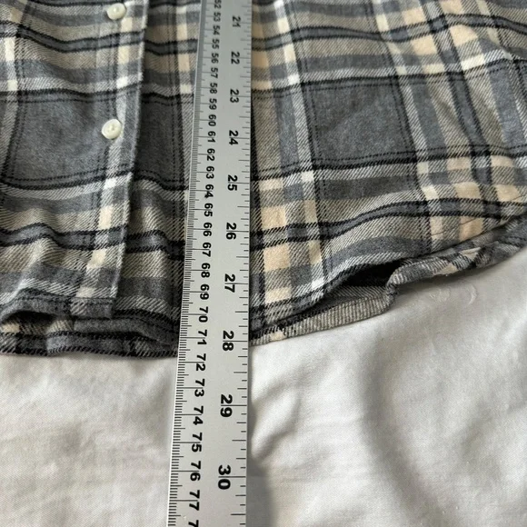 NEW Old Navy Women's Gray/Beige Plaid Boyfriend Button Up‎ Shirt Medium Chore - Picture 12 of 14